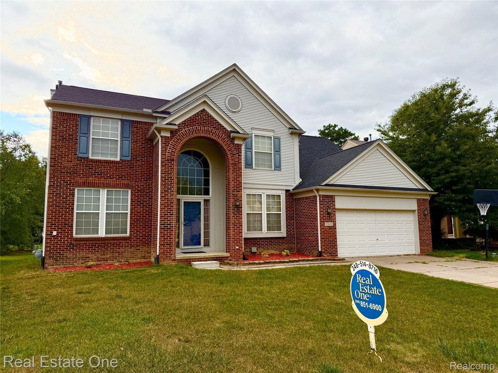 33693 Stonecrest Drive, Sterling Heights city