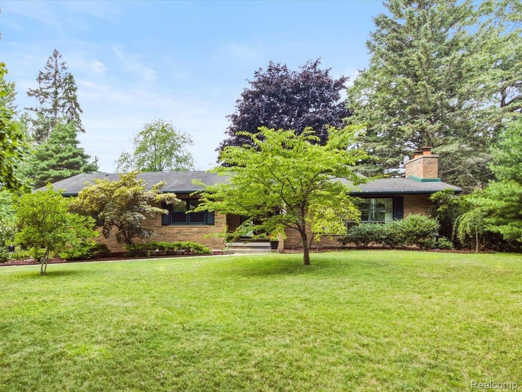 4291 Gratiot Avenue, Fort Gratiot charter township