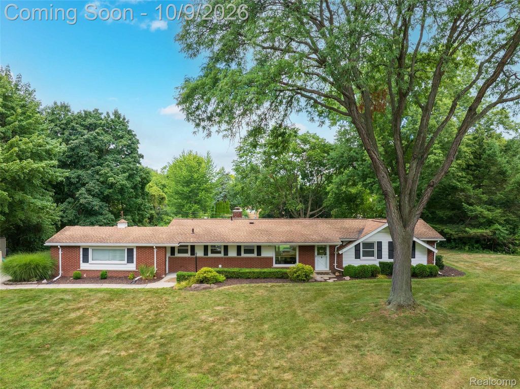 455 Donegal Drive, Rochester Hills