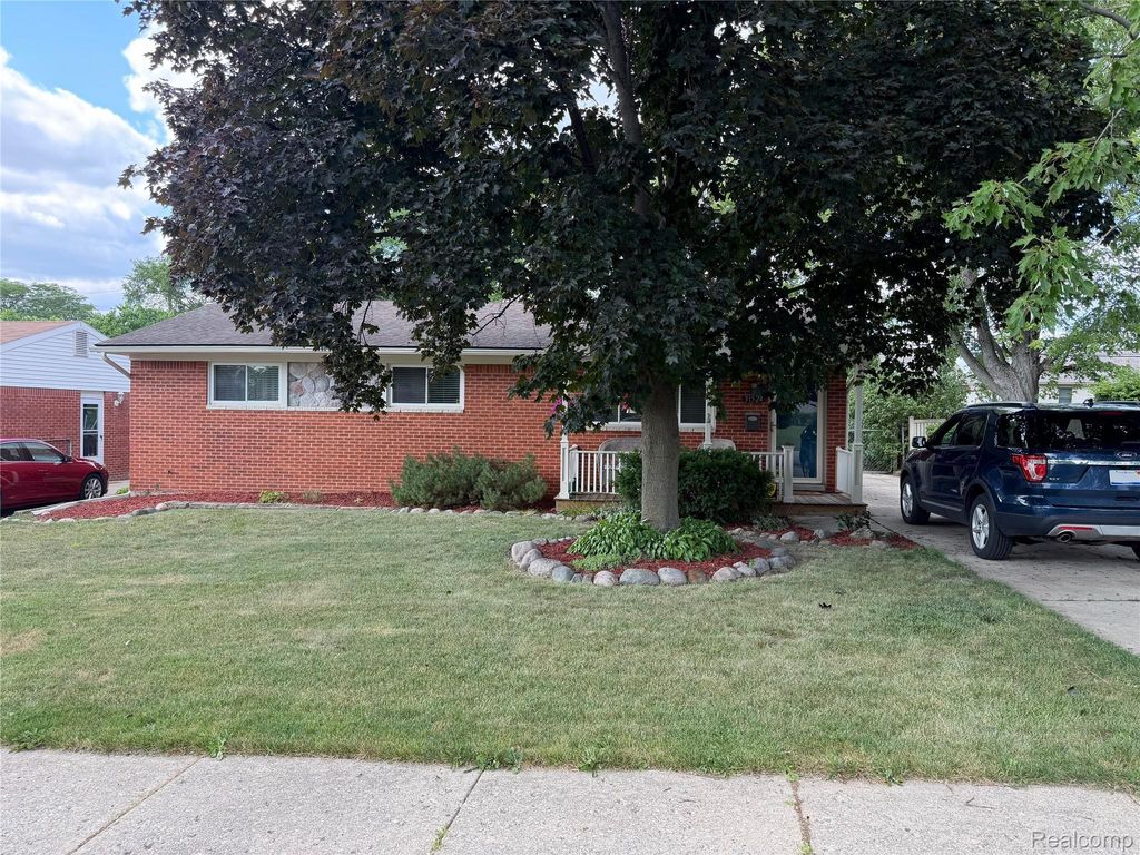 31524 Windsor Street, Garden City