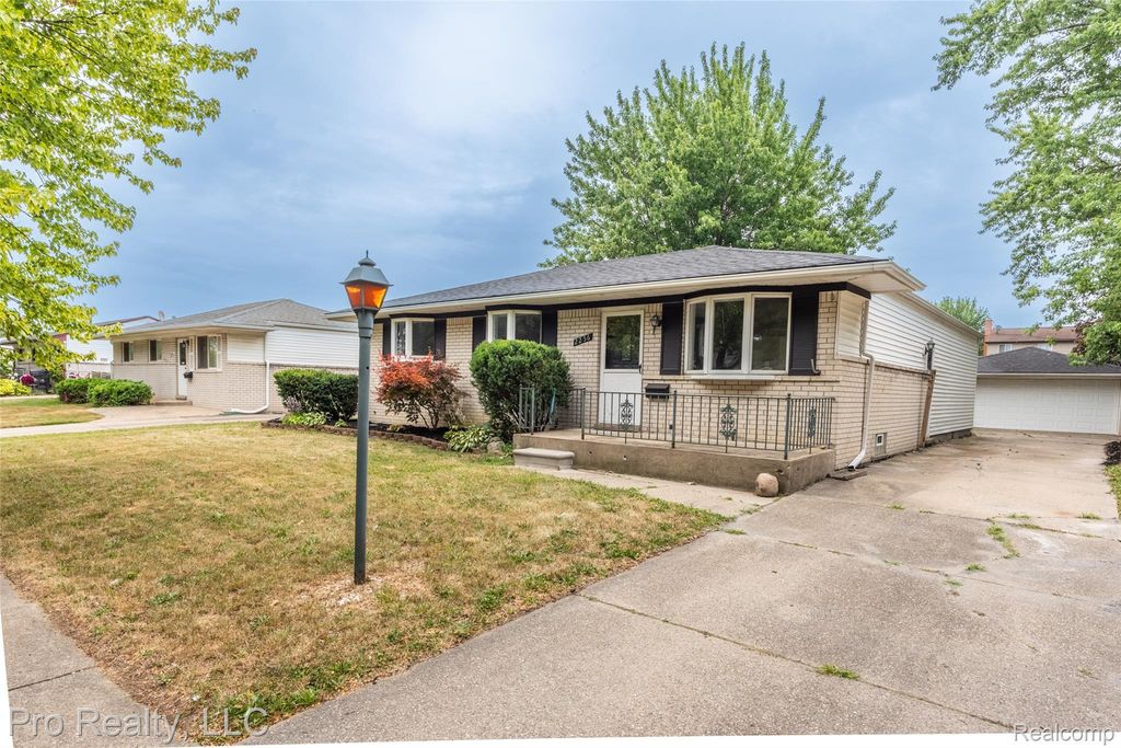 2256 Garry Drive, Troy