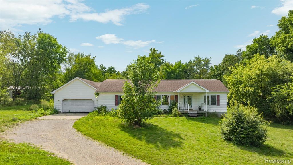 13872 Sheridan Road, Manchester township