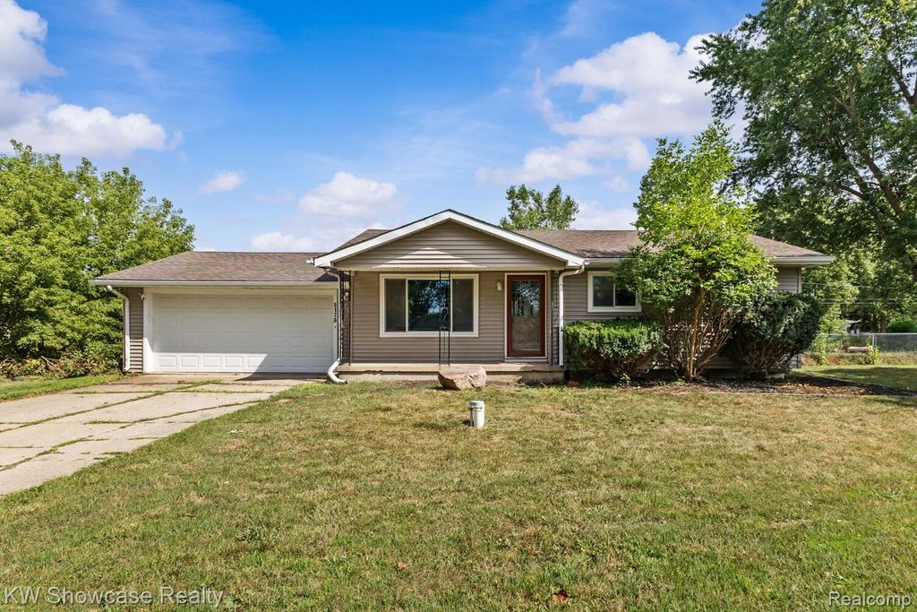 5176 Ray Road, Mundy township