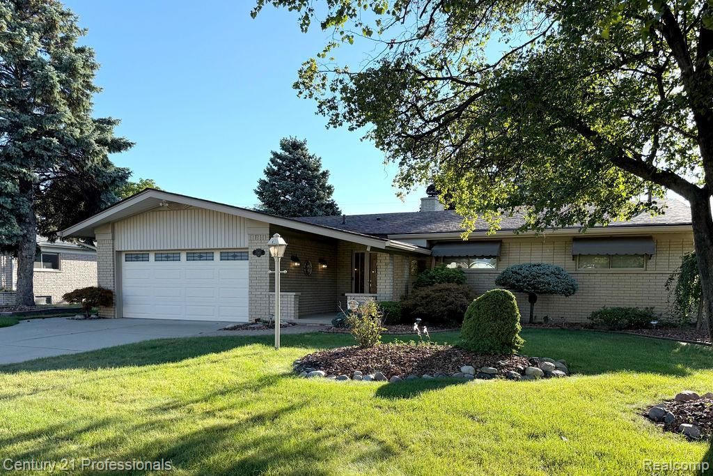 37074 Gregory Drive, Sterling Heights
