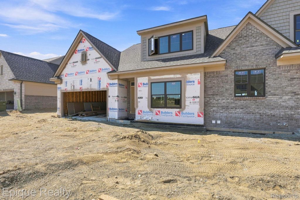 425 Cornerstone Drive 68, Oxford charter township