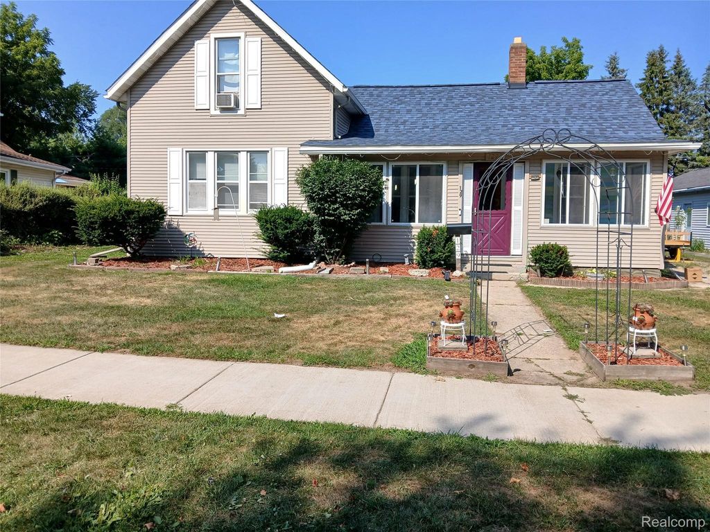 129 E Congress Street, Indianfields township