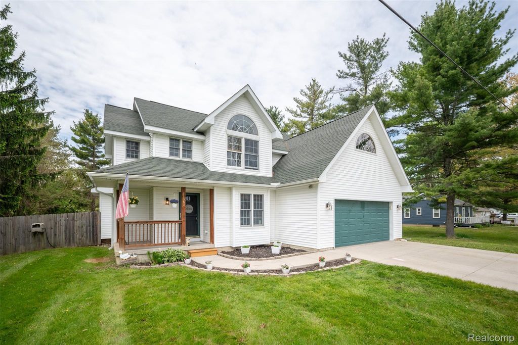 11363 Mckinley Road, Montrose charter township