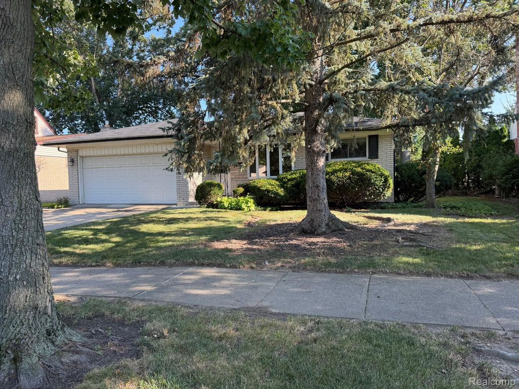 22475 Cranbrook Street, Woodhaven city