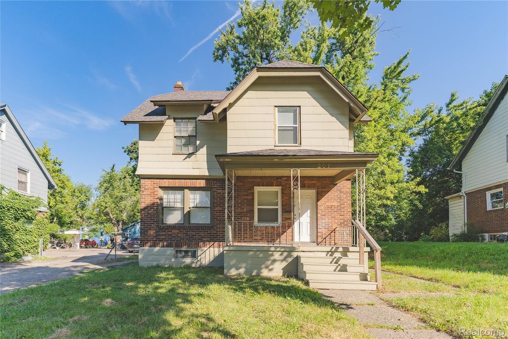 207 Oliver Street, Pontiac city