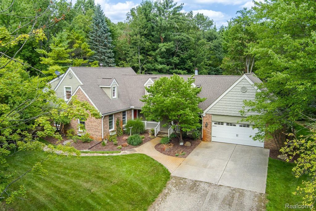 2411 Farmbrook Trail, Oxford