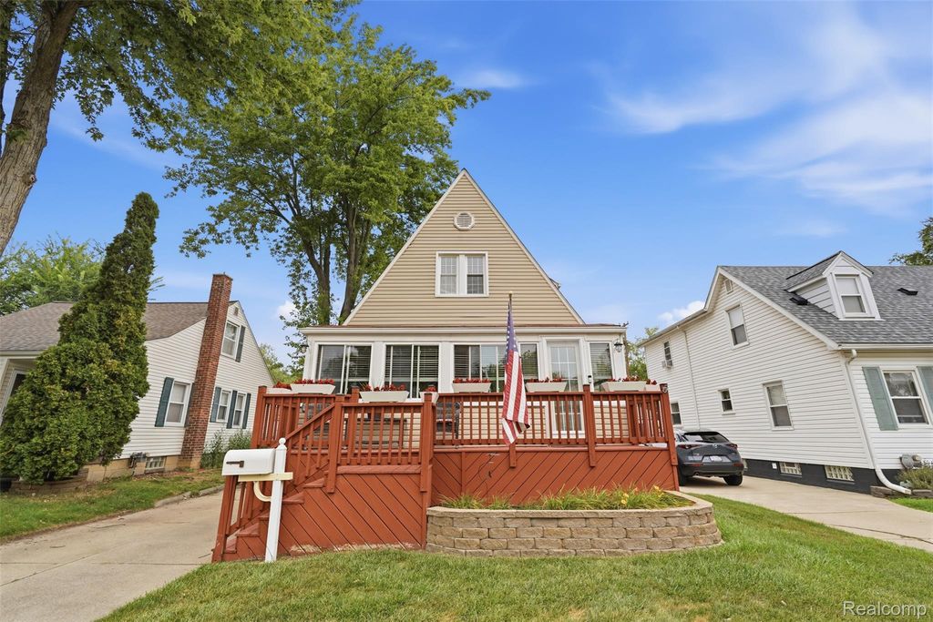 1998 Columbia Road, Berkley city