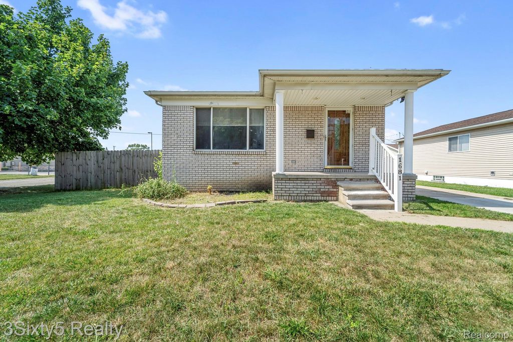 1681 Marion Avenue, Lincoln Park city