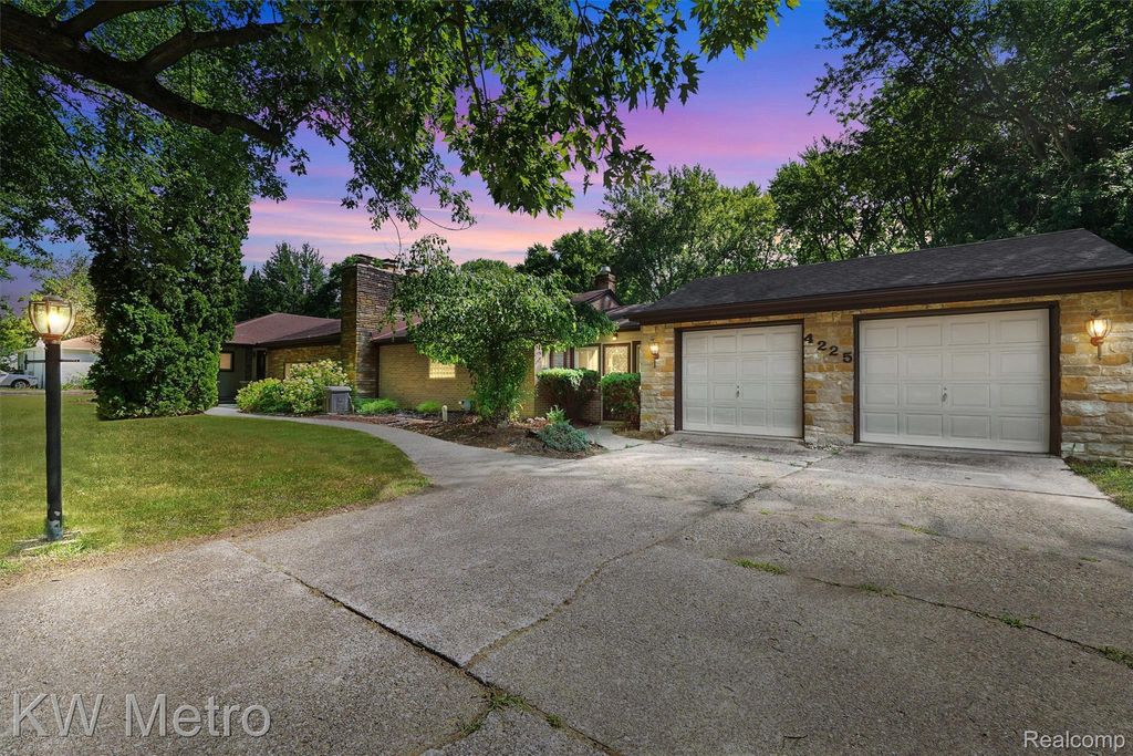 4225 Shreve Drive, Bridgeport charter township