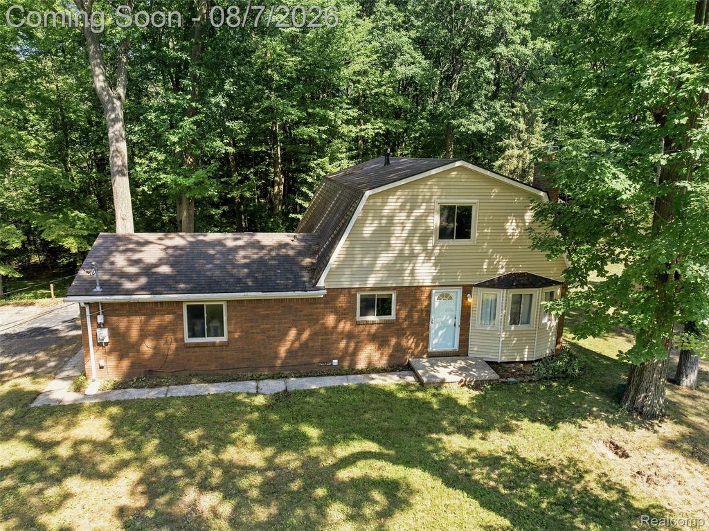 15345 Catalina Way, Holly township