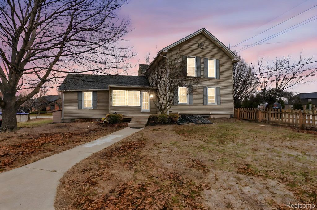 49777 Card Road, Macomb township