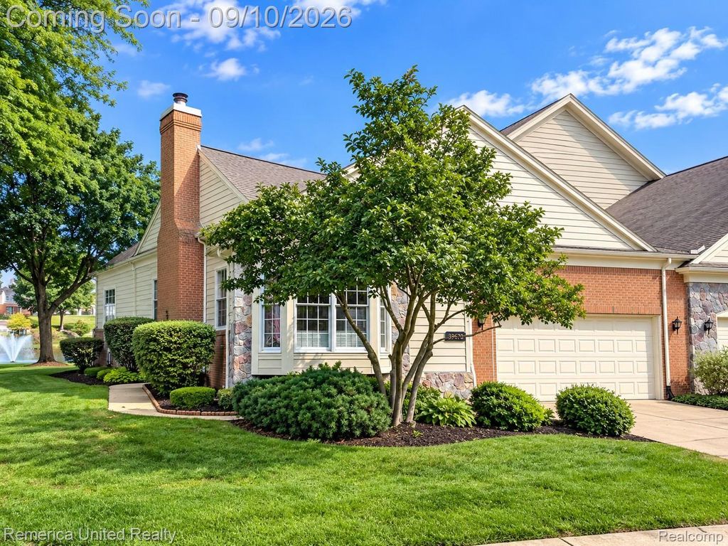 39676 Muirfield Lane, Northville city