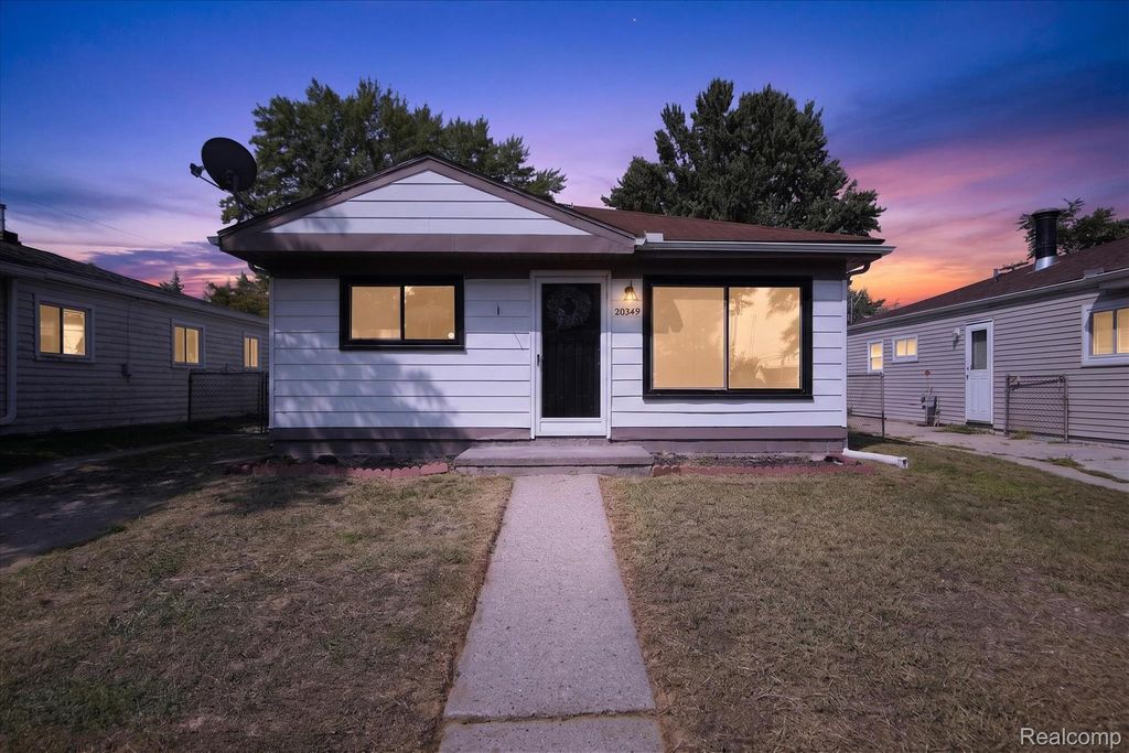 20349 Floral Street, Livonia city