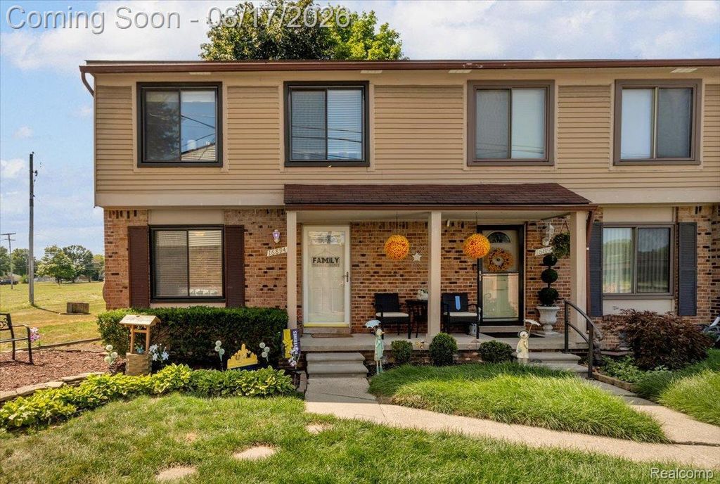 16894 Kingsbrooke Drive, Clinton Township