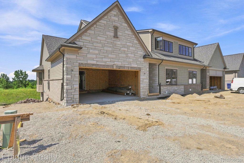 455 Cornerstone Drive, Oxford charter township