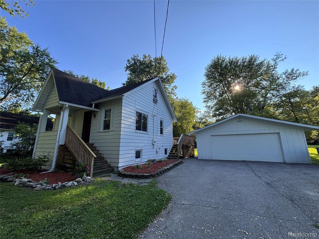 5802 Morganport Drive, Bridgeport charter township