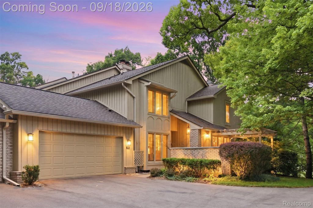 1123 Ivyglen Circle, Bloomfield Hills