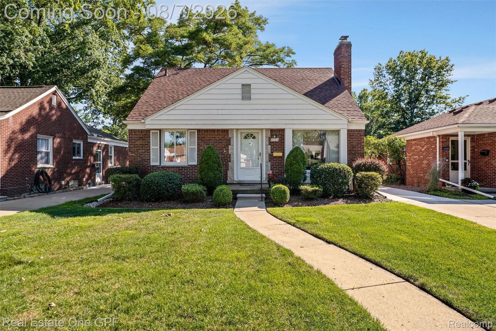 2121 Stanhope Street, Grosse Pointe Woods city
