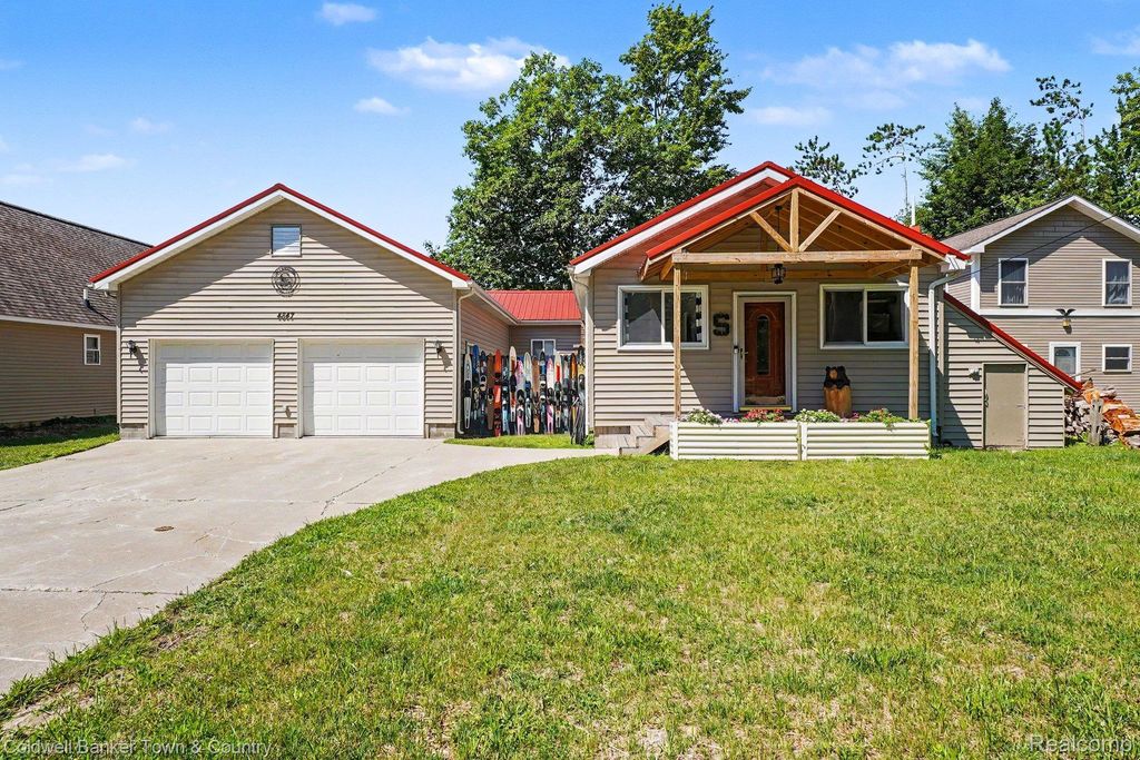 4847 Franklin Street, Plainfield township