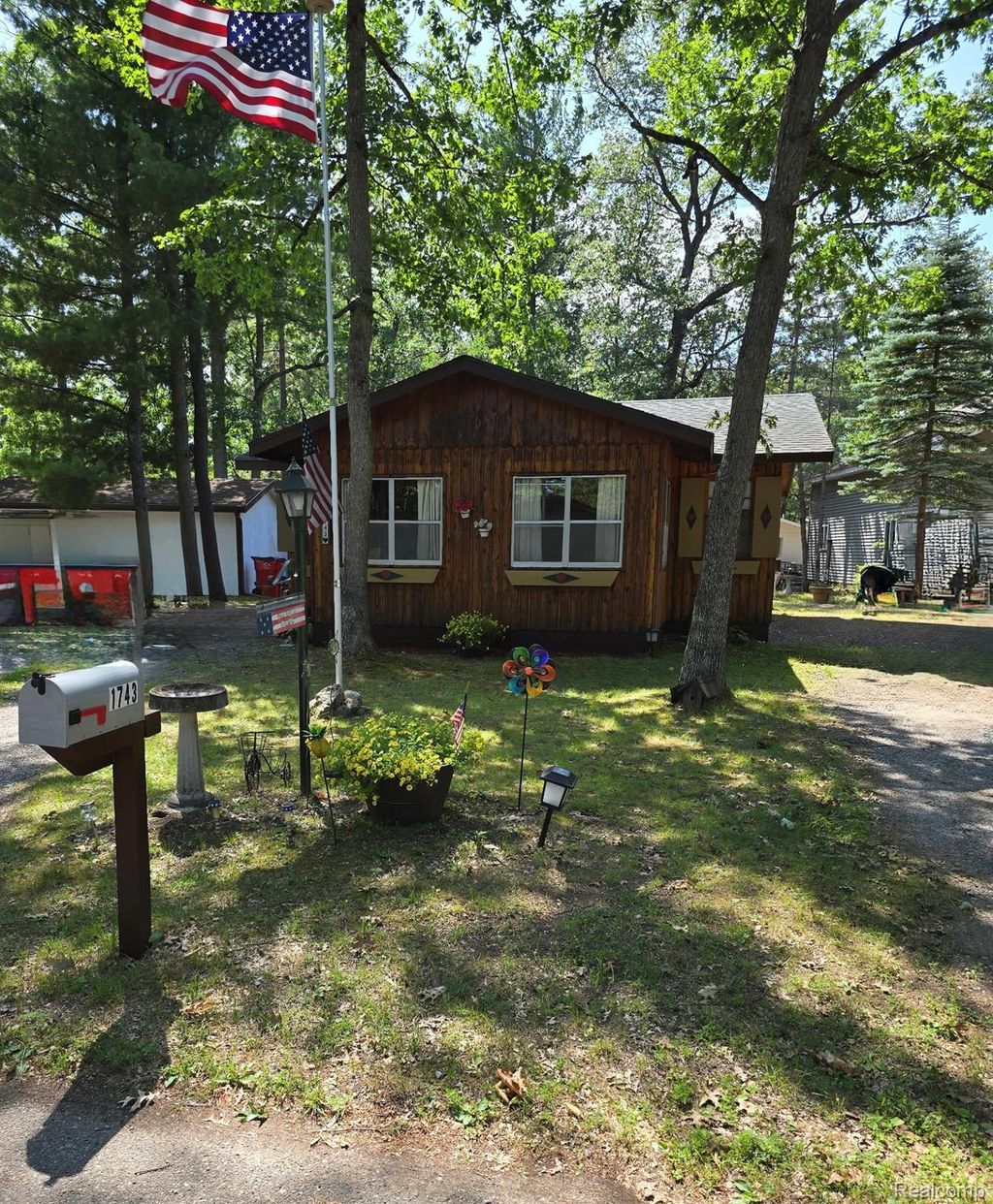 1743 Kendall Street, Grant township