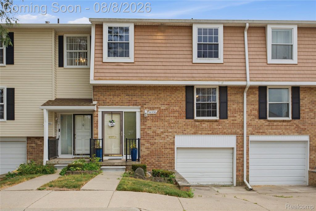 20350 Weybridge Street, Clinton Township