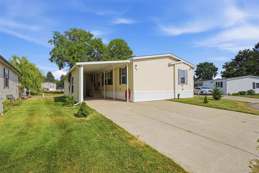 150 Whippoorwill Lane, Rochester Hills city