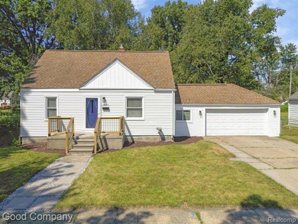 23161 Hill Avenue, Warren city