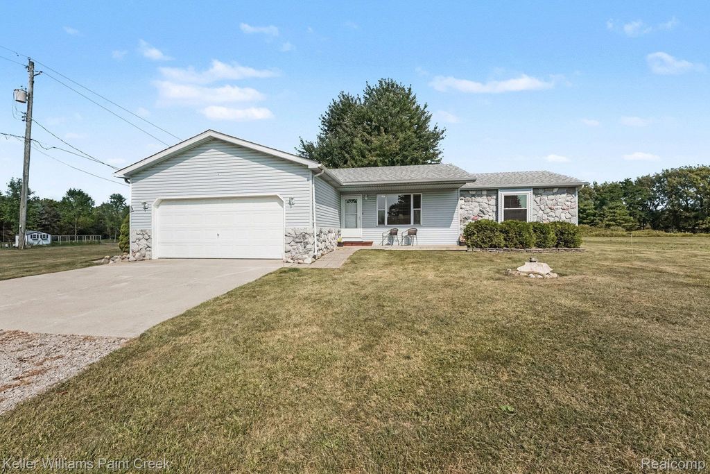 1480 Connell Road, Ortonville village