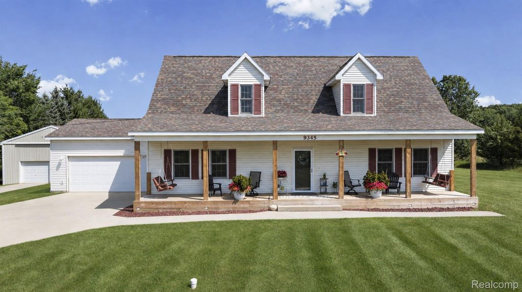 9345 Hogan Road, Tyrone township
