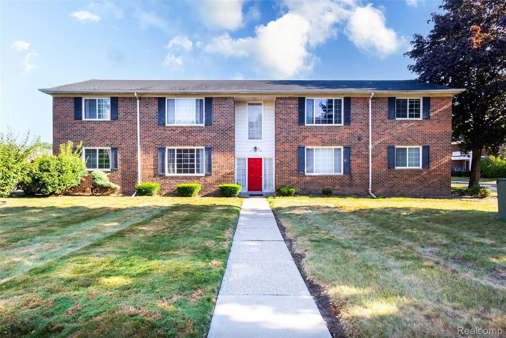 25341 Shiawassee Circle 101, Southfield