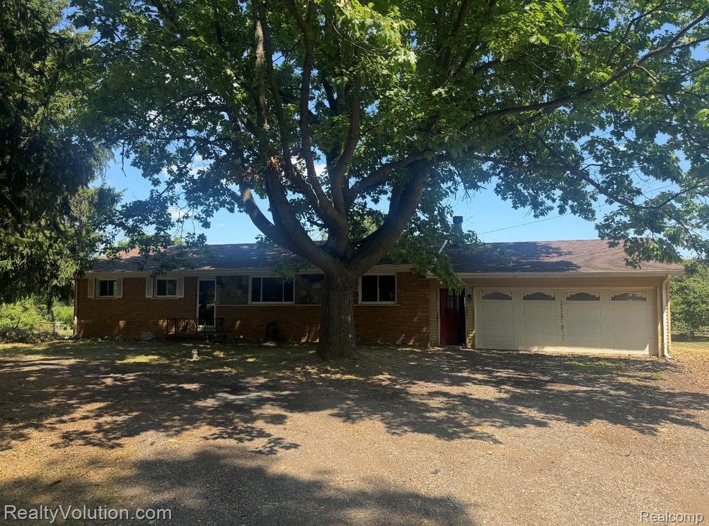 1278 N Van Dyke Road, Goodland township