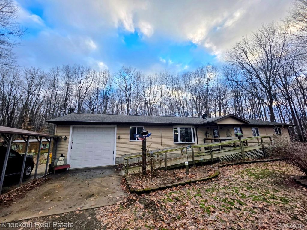 6223 Hasco Road, Tuscola township