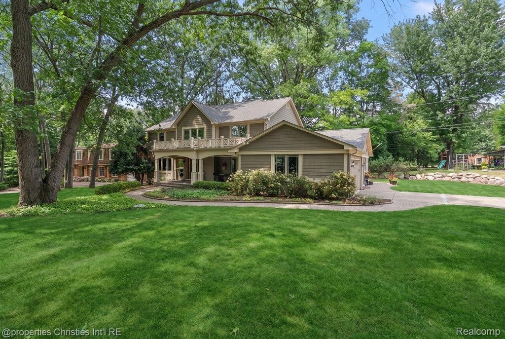 945 Peach Blossom Court, Rochester Hills city