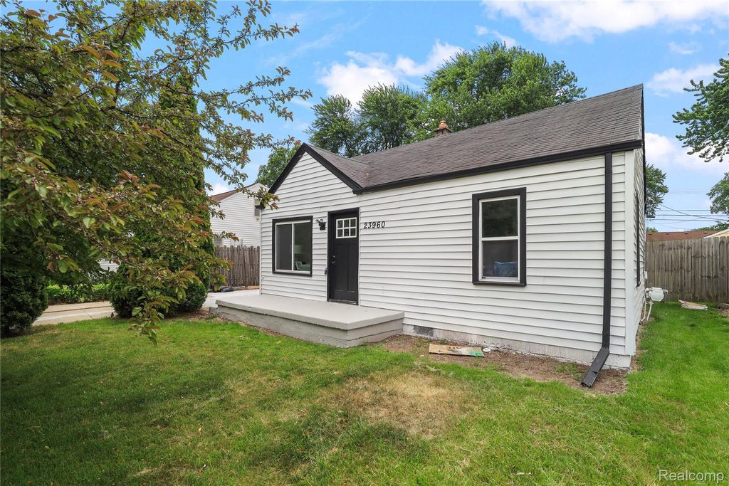 23960 Trombley Street, Clinton charter township
