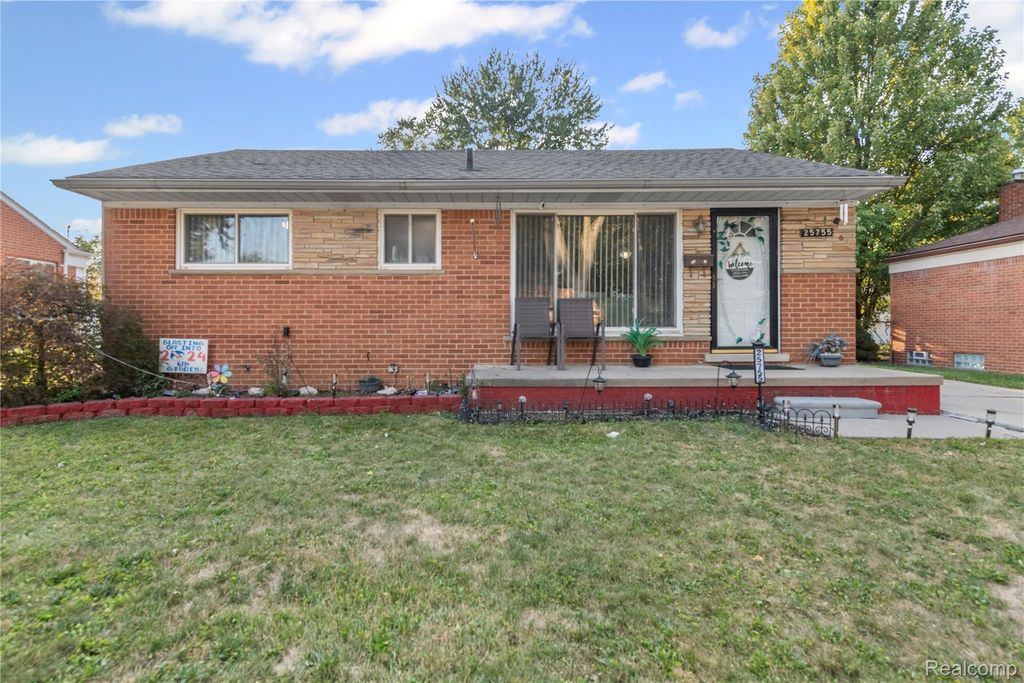 25755 Patricia Avenue, Warren city