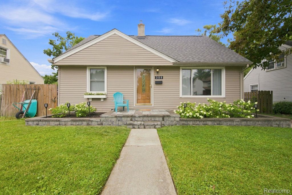 309 S Chocolay Avenue, Clawson