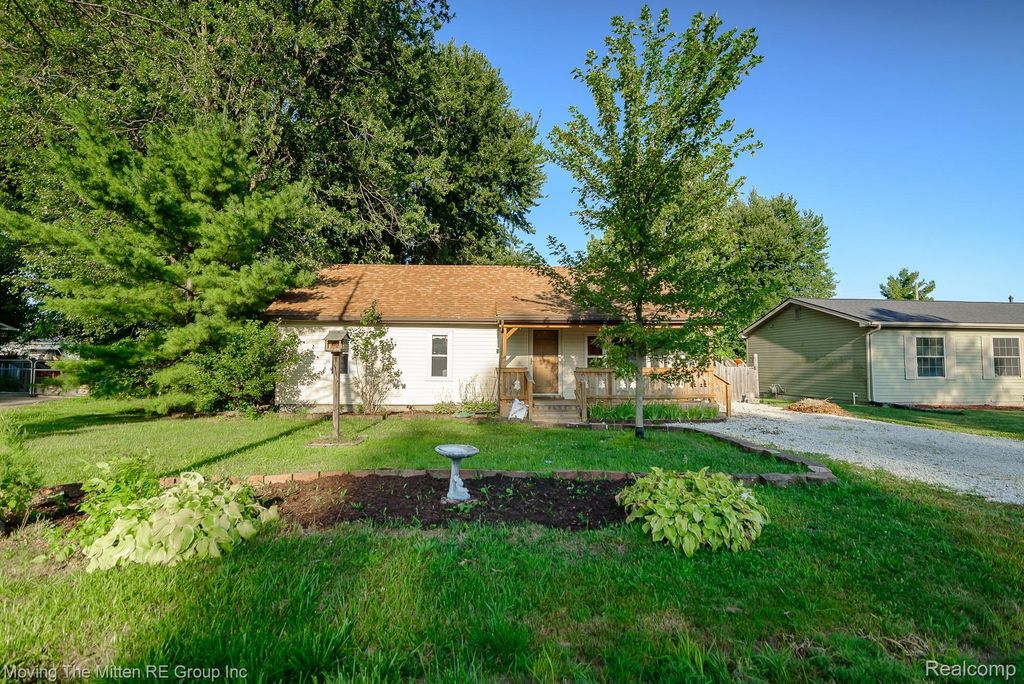 26247 Weigel Road, Huron charter township