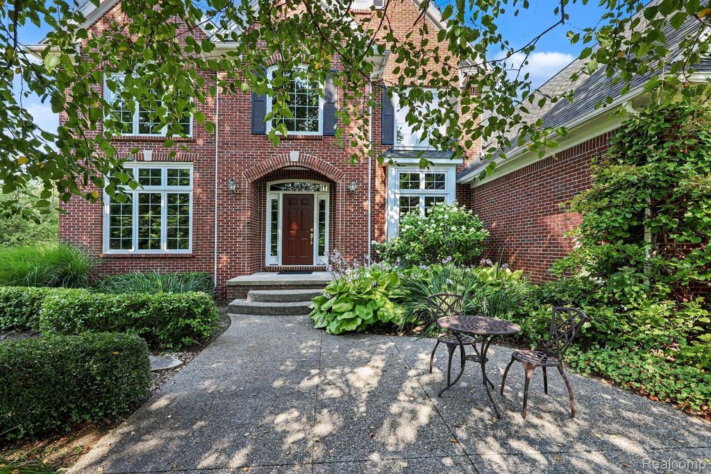 75365 Peters Drive, Romeo