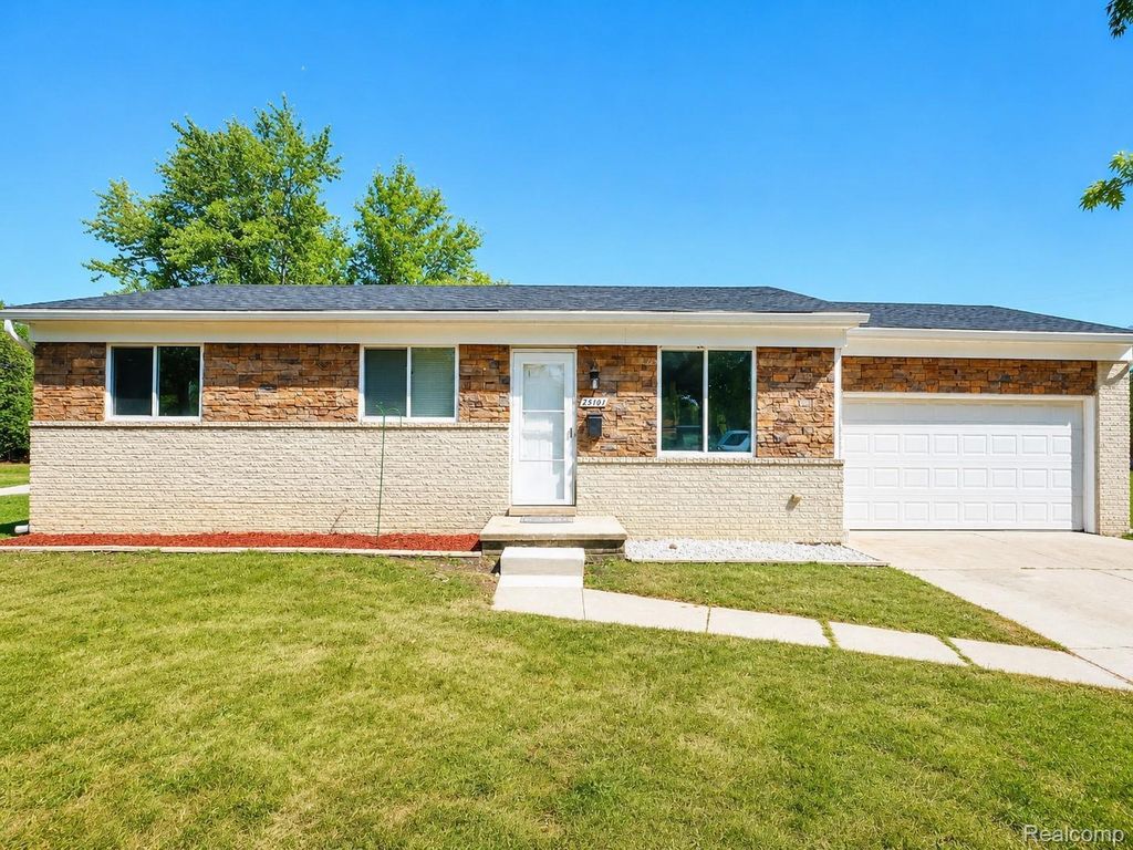 25101 Masch Avenue, Warren city