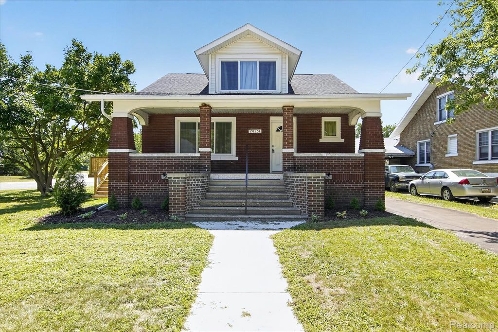 28264 Waltz Road, Huron charter township