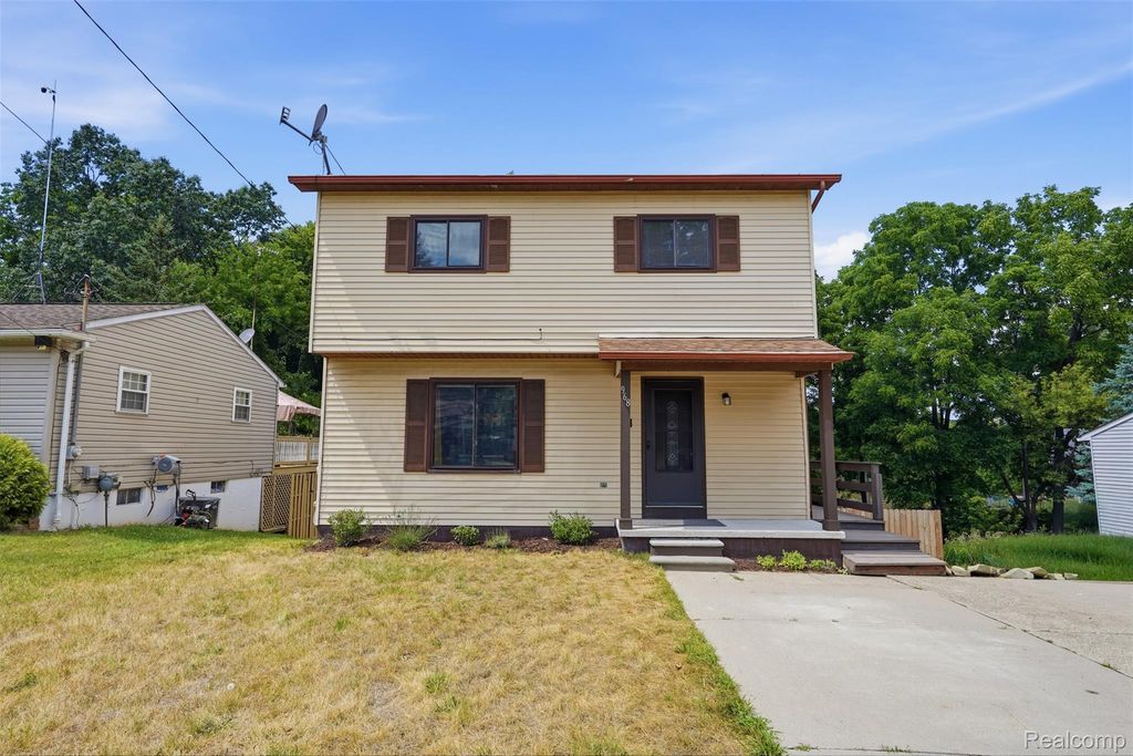 968 Parallel Street, Fenton city