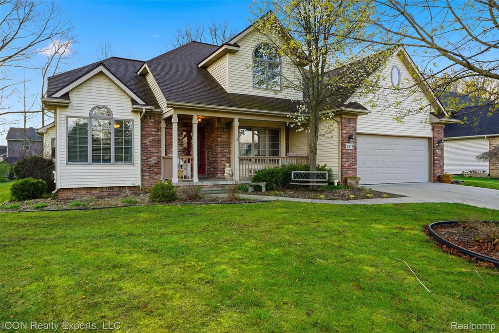 9211 Meadow Ridge, Grand Blanc charter township