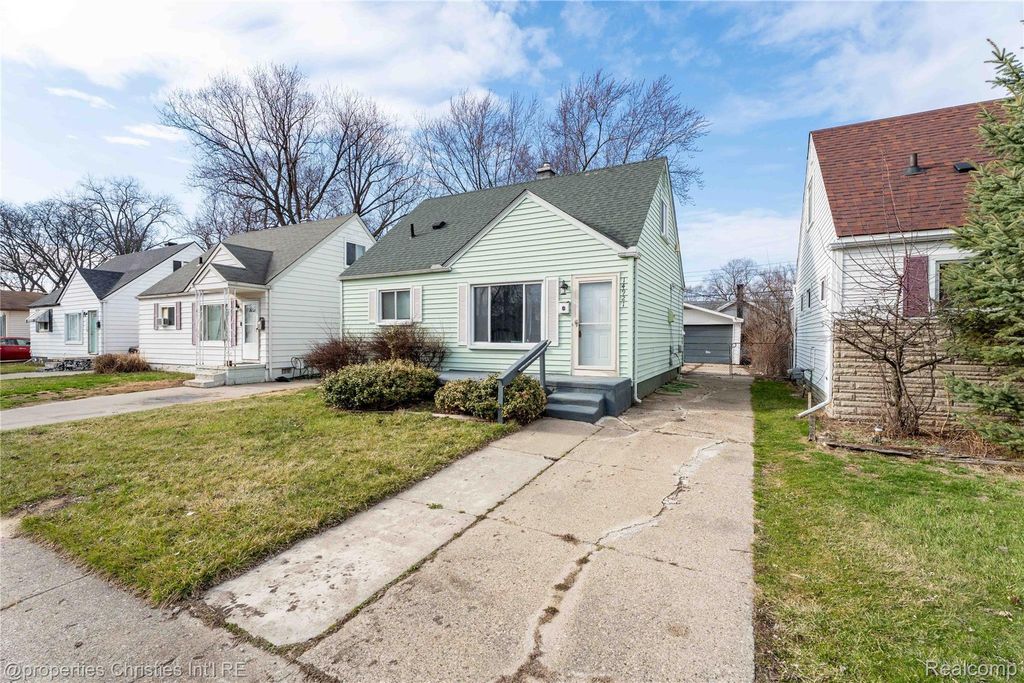 14921 Myola Avenue, Warren city