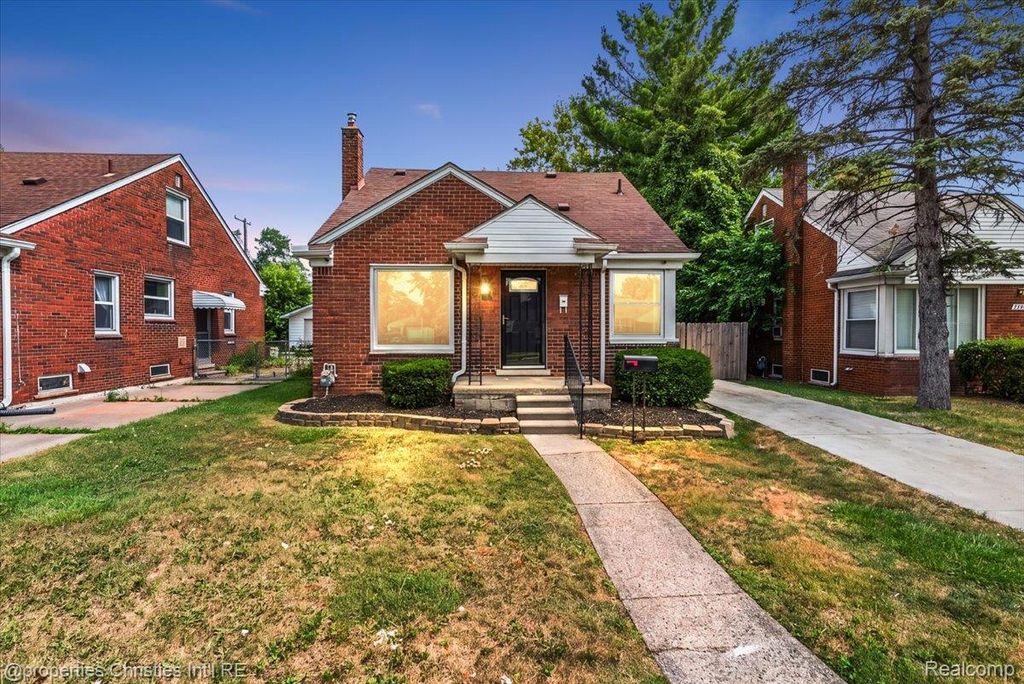 21711 Bournemouth Street, Harper Woods city