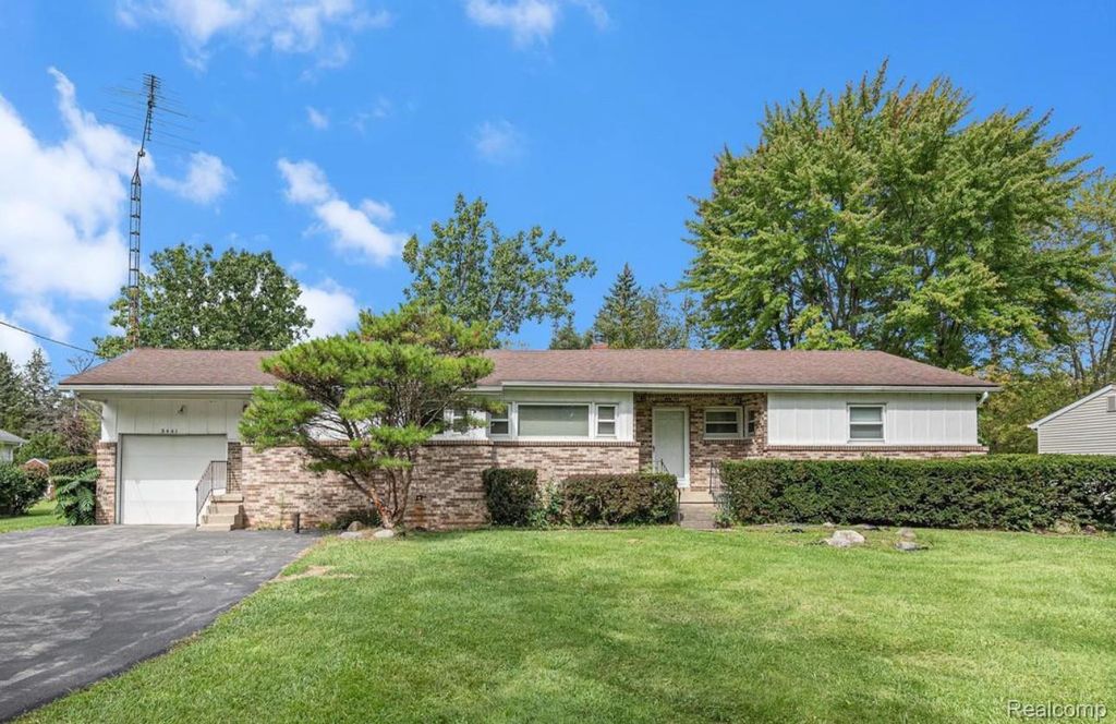 3441 E Maple Avenue, Burton city