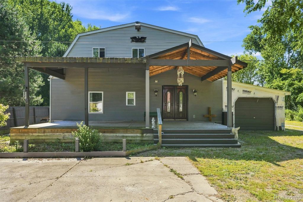 5161 Parker Road, Fort Gratiot charter township
